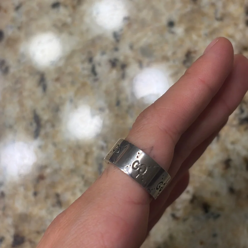 authentic gucci ghost ring size 17 the thickest one with packaging